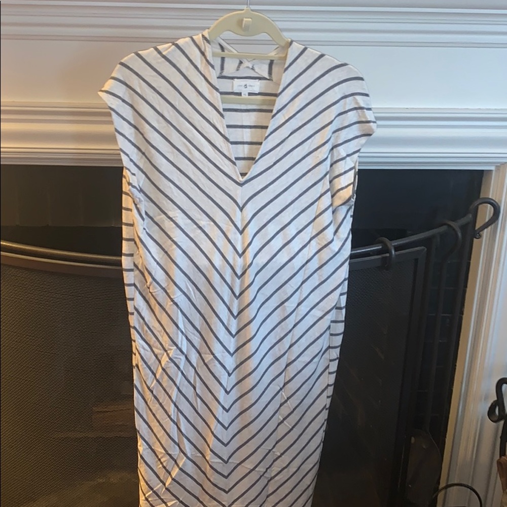 Beautiful Lou and Grey dress
